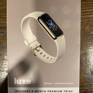 Fitbit luxe white, brand new in box